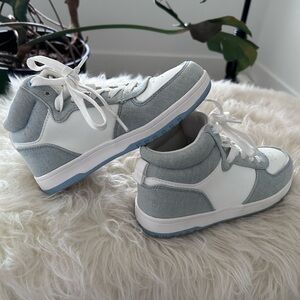 Girls Sneakers size 3 from Link baby blue and white